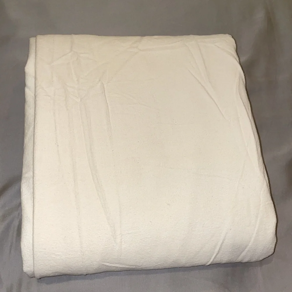 New Kohl’s Home Classics Twin Sized Fitted Sheet in Beige 100% Cotton